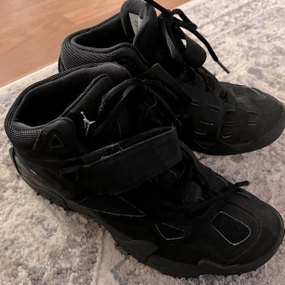 Jordan basketball sneakers - Picture 1 of 3